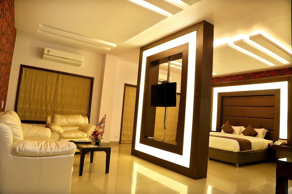 Pluz Resort Silvassa Camera foto